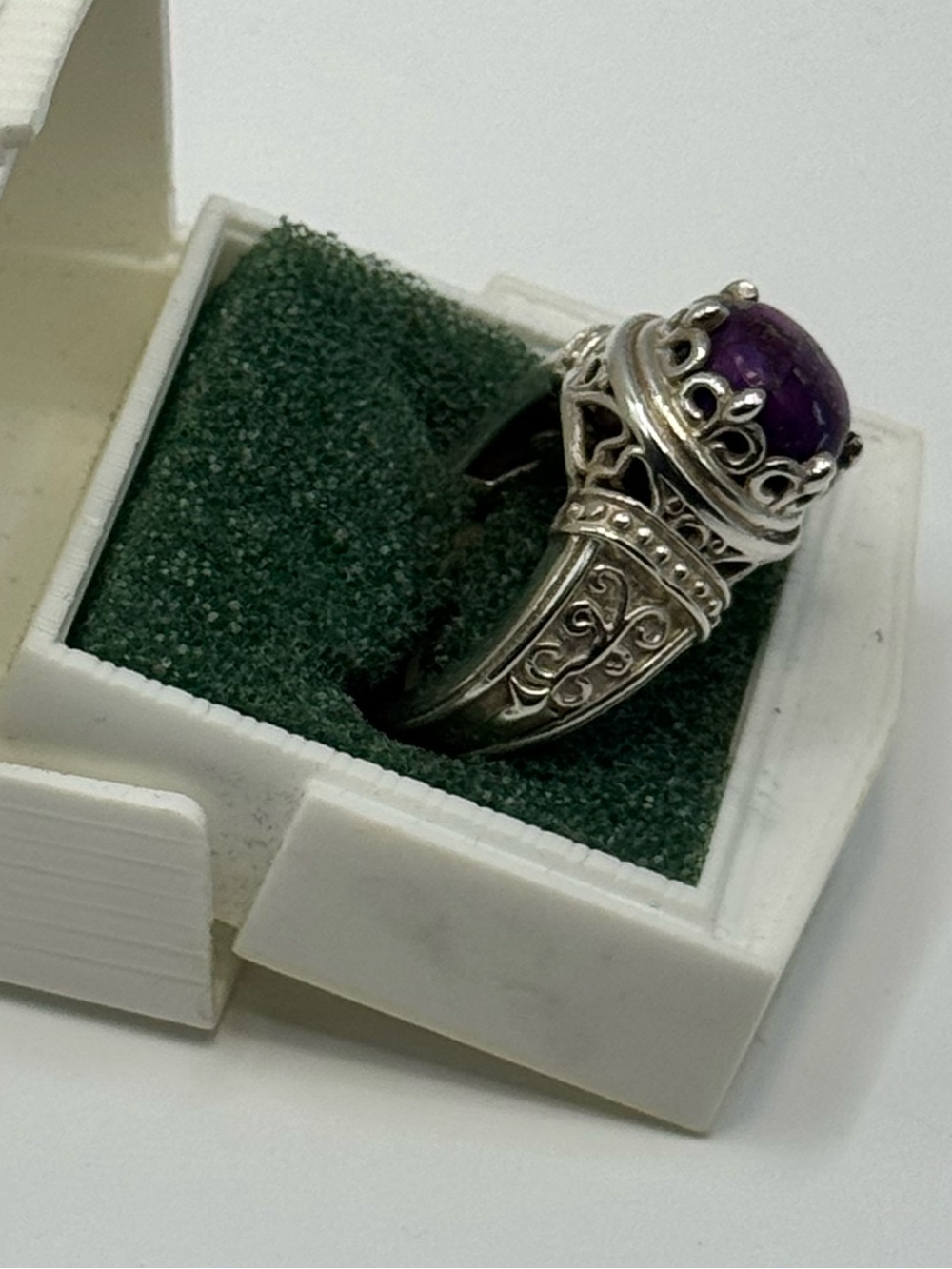 Vintage Sterling Silver Crown Mount Purple Stone Ring - Picture 5 of 13